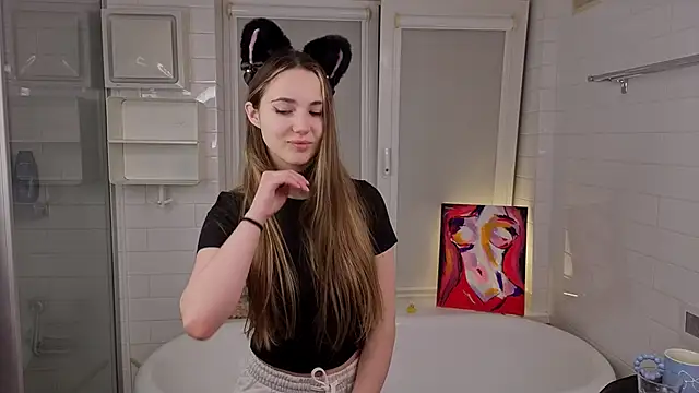 Snapshot of LeenaPuita chatting on February 5, 2026, 5:09 pm LeenaPuita online show from February 5, 2026, 5:09 pm