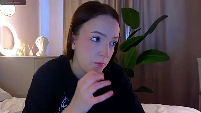 FrancesMason online show from March 3, 2026, 6:20 am