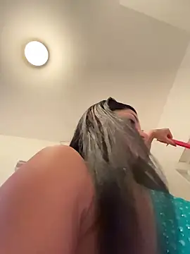 Snapshot of VickyM99 chatting on November 8, 2025, 6:06 am VickyM99 online show from November 8, 2025, 6:06 am