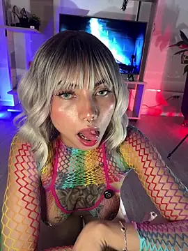 MiluandMIke online show from November 12, 2025, 10:02 pm