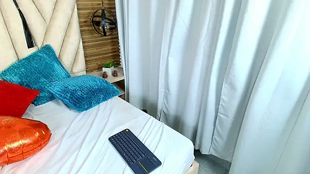 Snapshot of KimberlyFox_t chatting on February 6, 2026, 12:56 pm KimberlyFox t online show from February 6, 2026, 12:56 pm