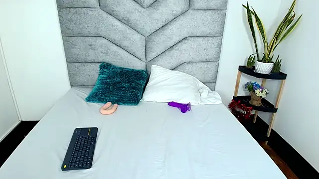 Snapshot of KimberlyFox_t chatting on January 17, 2026, 1:37 pm KimberlyFox t online show from January 17, 2026, 1:37 pm