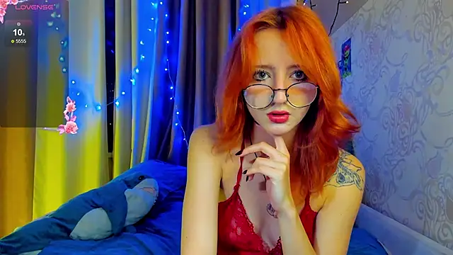 Snapshot of DragonflyLiza chatting on November 22, 2025, 12:04 pm DragonflyLiza online show from November 22, 2025, 12:04 pm