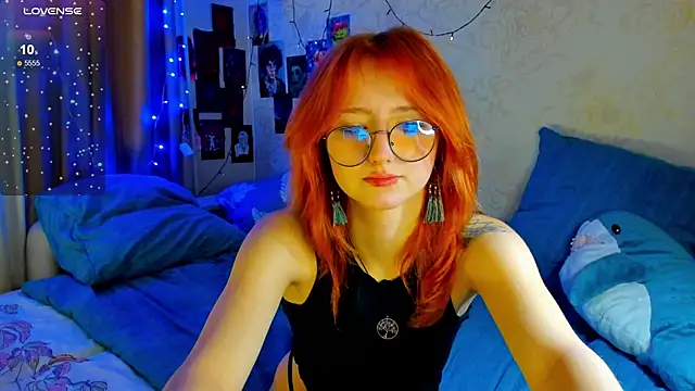 Snapshot of DragonflyLiza chatting on November 20, 2025, 1:56 pm DragonflyLiza online show from November 20, 2025, 1:56 pm