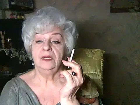 Snapshot of ValeriaKroww chatting on May 27, 2026, 5:42 pm ValeriaKroww online show from May 27, 2026, 5:42 pm