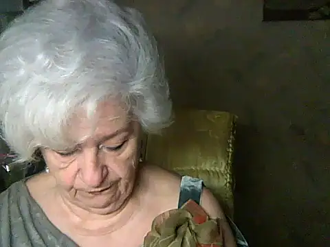 Snapshot of ValeriaKroww chatting on May 18, 2026, 4:12 pm ValeriaKroww online show from May 18, 2026, 4:12 pm