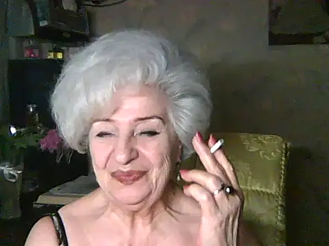 Snapshot of ValeriaKroww chatting on June 14, 2026, 5:03 pm ValeriaKroww online show from June 14, 2026, 5:03 pm