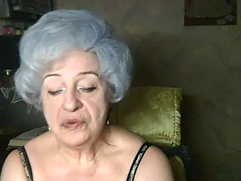 Snapshot of ValeriaKroww chatting on July 7, 2026, 5:49 pm ValeriaKroww online show from July 7, 2026, 5:49 pm