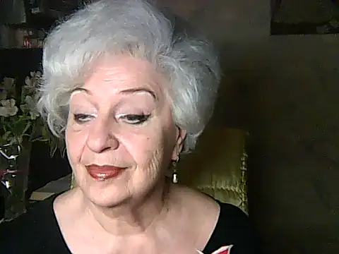Snapshot of ValeriaKroww chatting on May 19, 2026, 6:04 pm ValeriaKroww online show from May 19, 2026, 6:04 pm