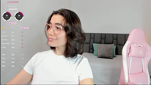 sara ospinna online show from November 4, 2025, 1:48 pm