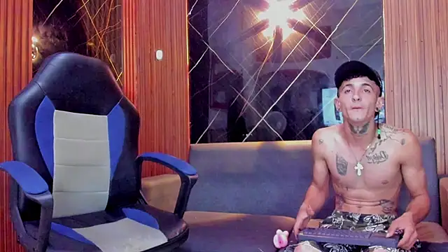 Snapshot of Kevinperlas chatting on November 6, 2025, 3:54 am Kevinperlas online show from November 6, 2025, 3:54 am