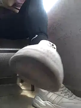 Xeena  online show from November 14, 2025, 5:27 pm