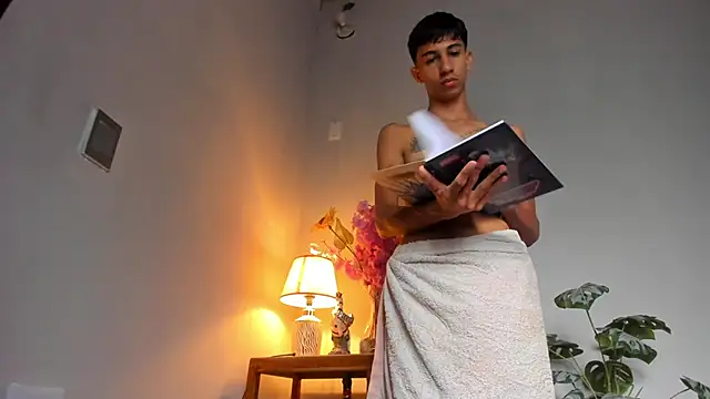 lucian davii online show from April 8, 2026, 2:18 pm