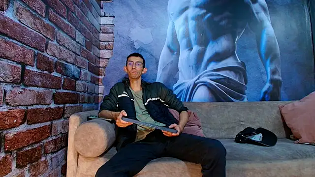 ZyroNight online show from January 6, 2026, 7:18 pm