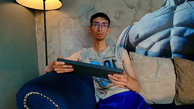 ZyroNight online show from November 21, 2025, 4:50 pm