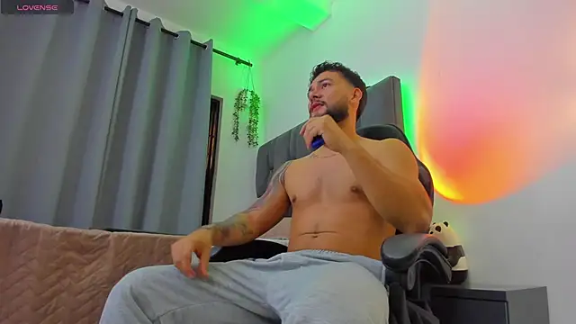 Snapshot of noah_corvelle chatting on February 6, 2026, 4:19 am noah corvelle online show from February 6, 2026, 4:19 am