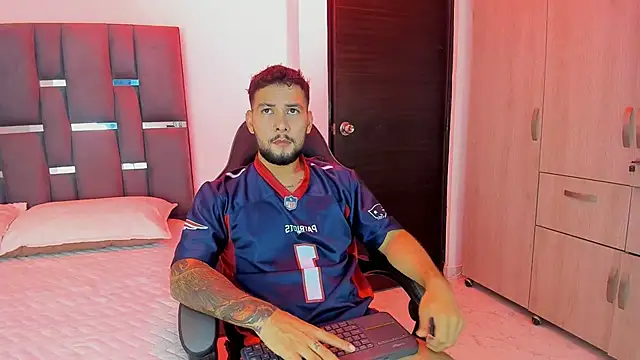 Snapshot of noah_corvelle chatting on November 10, 2025, 1:10 am noah corvelle online show from November 10, 2025, 1:10 am