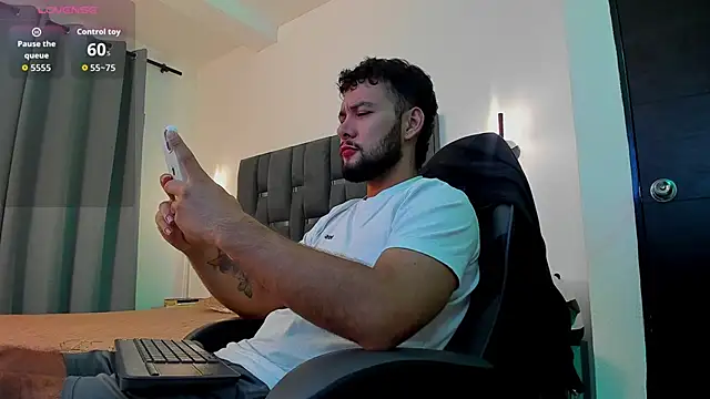 Snapshot of noah_corvelle chatting on November 20, 2025, 6:25 am noah corvelle online show from November 20, 2025, 6:25 am