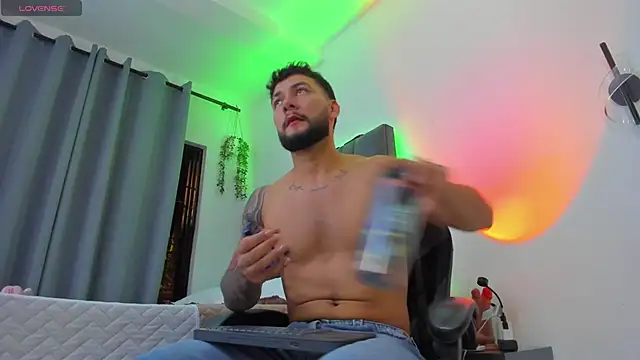 Snapshot of noah_corvelle chatting on February 8, 2026, 4:21 am noah corvelle online show from February 8, 2026, 4:21 am