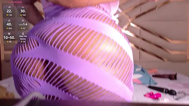 missfoster online show from April 18, 2026, 2:47 am