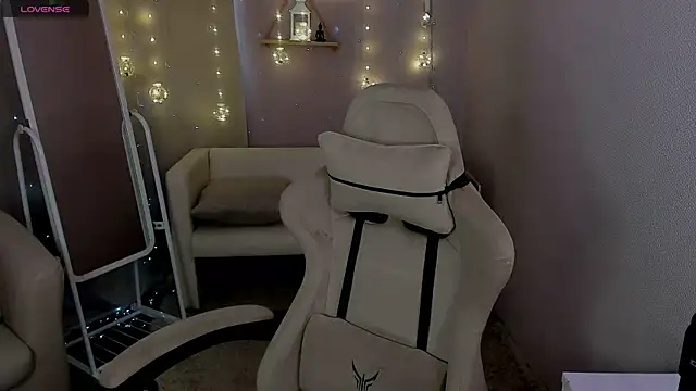 Snapshot of Hanako_Rey chatting on February 25, 2026, 1:11 pm Hanako Rey online show from February 25, 2026, 1:11 pm