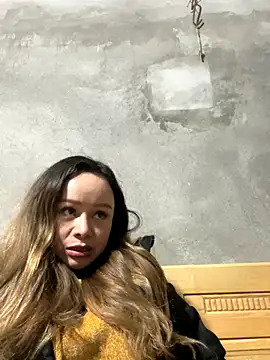 thu-cuoi online show from December 17, 2025, 1:43 am