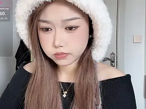 Xiaoji61 online show from November 21, 2025, 4:33 am