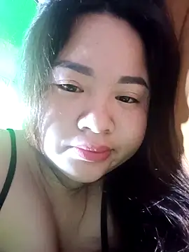 Bee-bgolden online show from December 14, 2025, 11:43 pm