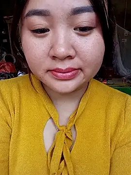 Bee-bgolden online show from November 30, 2025, 3:29 am