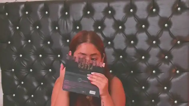 EvaFoxxx  online show from January 9, 2026, 12:45 pm