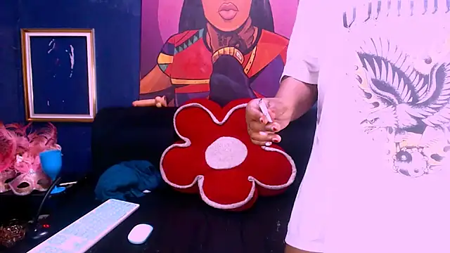 Slipperyebony online show from January 14, 2026, 7:12 am