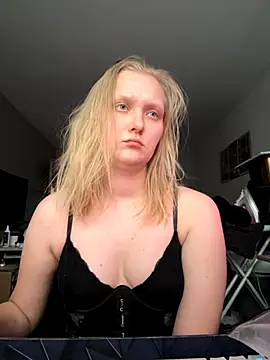 Snapshot of hotgoodgirll chatting on November 18, 2025, 2:42 pm hotgoodgirll online show from November 18, 2025, 2:42 pm