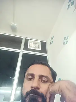 RubyEntity online show from November 18, 2025, 7:44 am