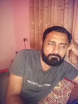 RubyEntity online show from November 25, 2025, 5:46 pm