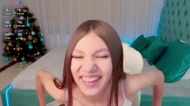 Little  Lunaa online show from December 22, 2025, 10:15 am