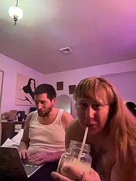 Redriddinghood8 online show from December 15, 2025, 4:18 am