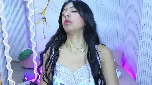 Sandyy tay online show from April 12, 2026, 2:59 am