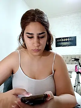 nahiarabiel33 online show from November 14, 2025, 6:33 pm