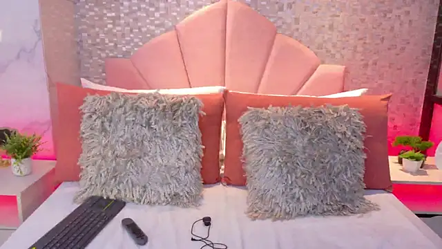 CameronJonnes online show from July 15, 2026, 7:32 pm