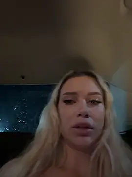 Snapshot of GirlsMia_ chatting on November 6, 2025, 12:53 pm GirlsMia online show from November 6, 2025, 12:53 pm