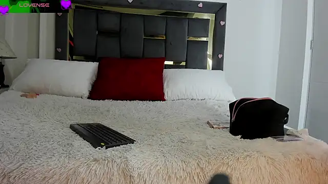 Snapshot of CatleyaSmith chatting on February 18, 2026, 12:34 pm CatleyaSmith online show from February 18, 2026, 12:34 pm