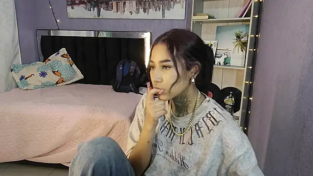 lyam ebony  online show from December 1, 2025, 2:56 am