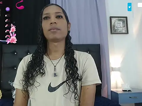 MiaCoock online show from November 27, 2025, 12:38 pm