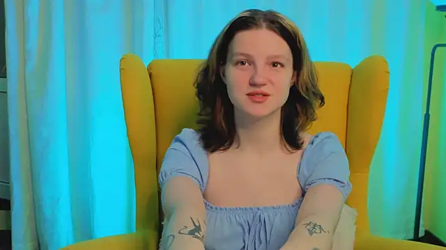 LatinaHuguenin online show from March 26, 2026, 6:50 pm