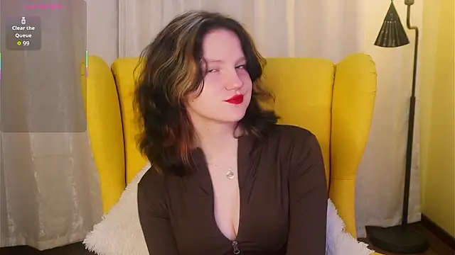 LatinaHuguenin online show from March 7, 2026, 6:57 pm