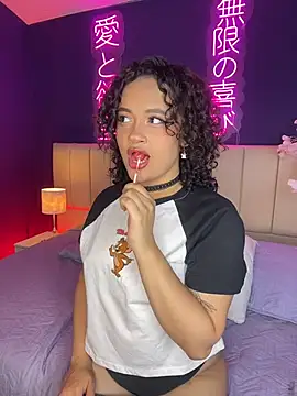 Snapshot of _sarahRose chatting on February 24, 2026, 4:35 am sarahRose online show from February 24, 2026, 4:35 am