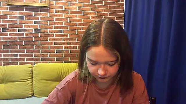 AlissaGerardo online show from November 28, 2025, 2:06 pm