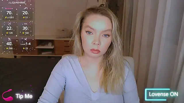 PolinaXXXXJones online show from February 9, 2026, 6:39 pm