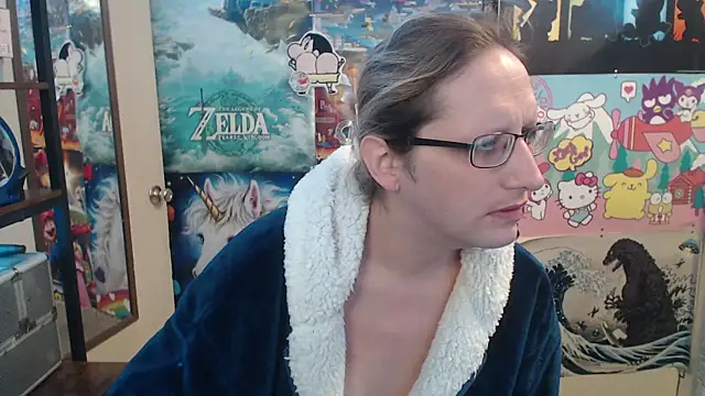 Savanah Banana  online show from December 3, 2025, 10:25 am