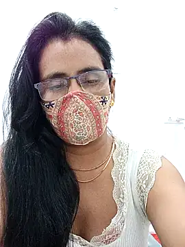 sanjana077 online show from April 7, 2026, 4:53 pm